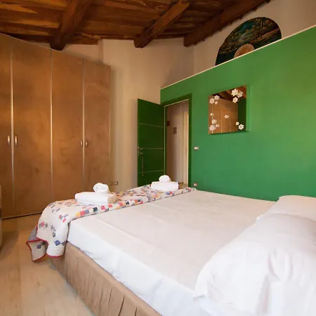 Apartment Pollock Attic In Historic City Center Lucca