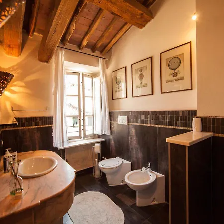 Pollock Attic In Historic City Center Apartment
