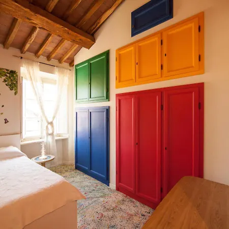 Pollock Attic In Historic City Center Apartment