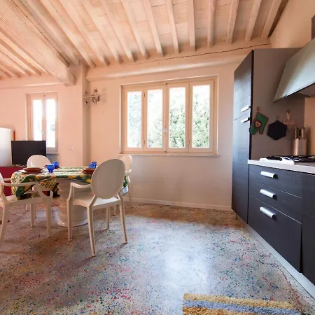 Pollock Attic In Historic City Center Apartment Lucca
